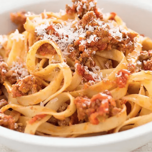 FETTUCCINI WITH BOLOGNESE